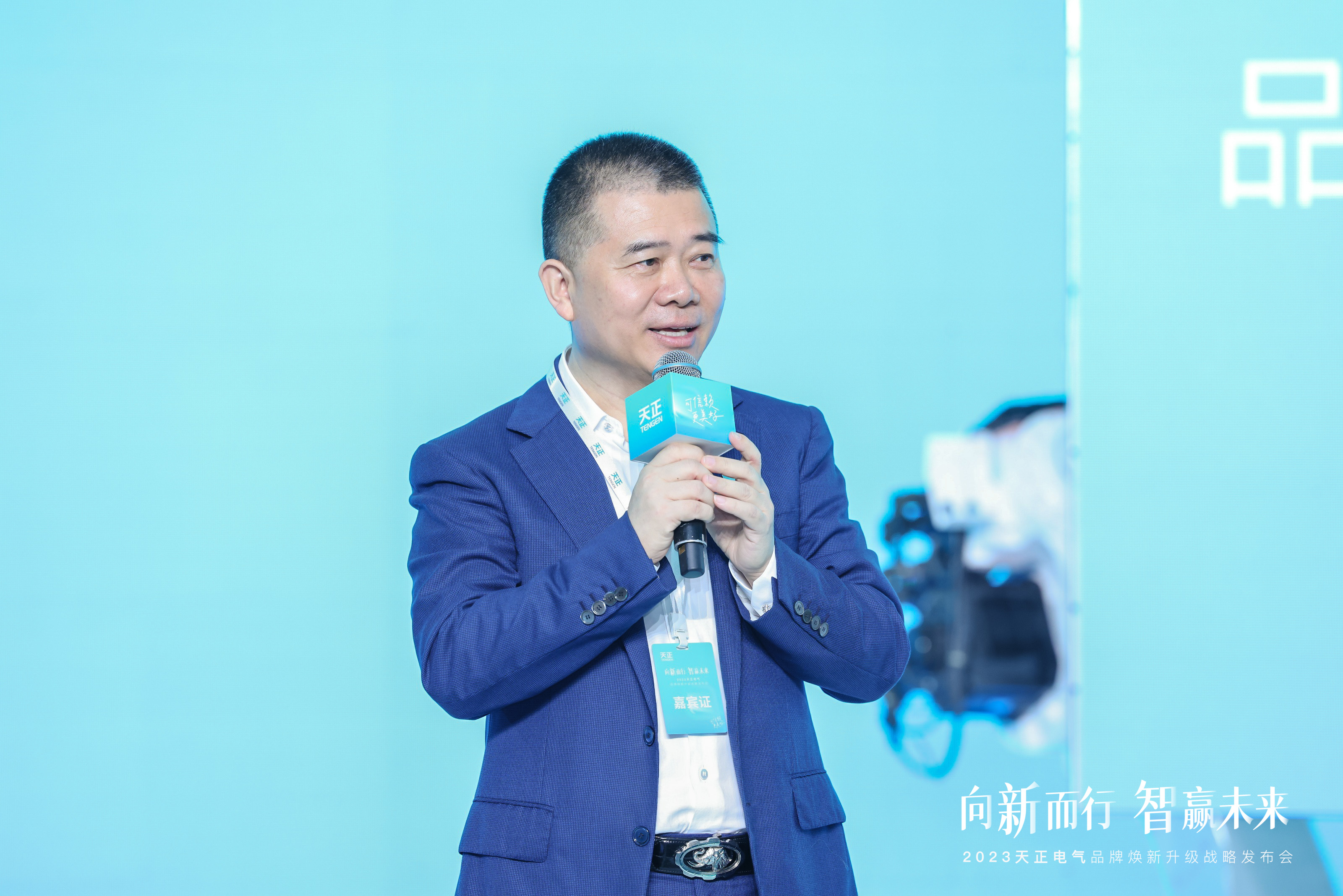 人民網專訪丨高天樂:五月天精品傳奇網站免費觀看完整品牌煥新 領航綠色能源新時代